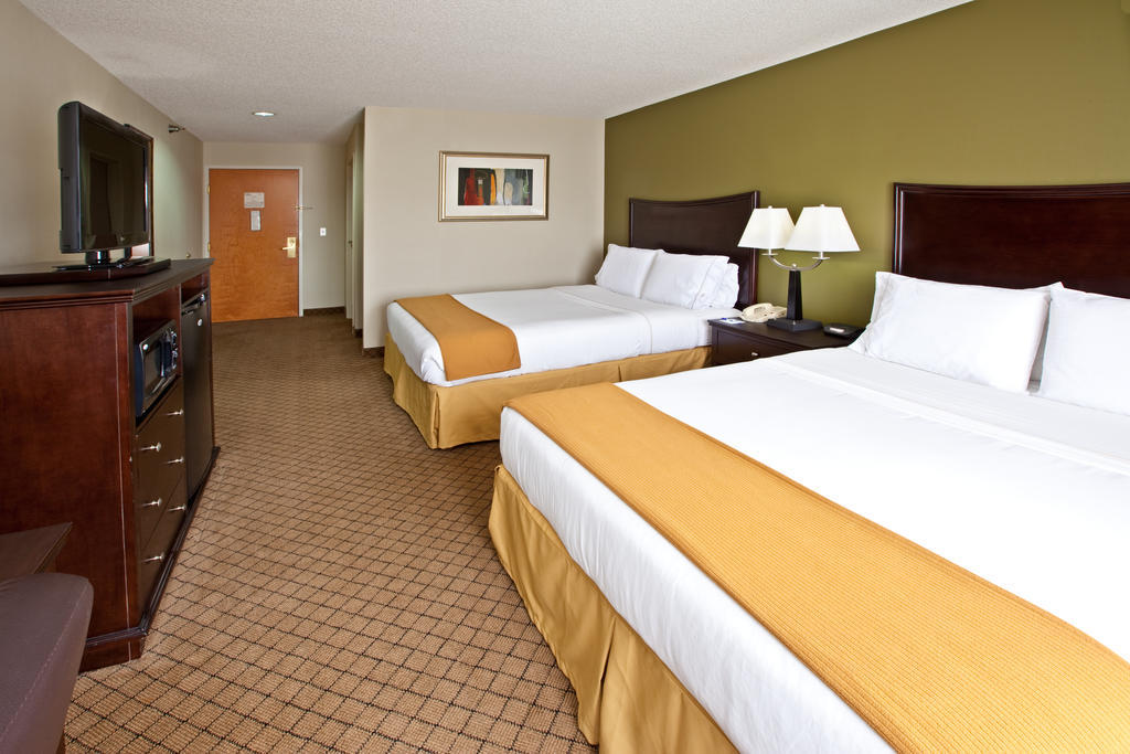 Holiday Inn Express Hotel & Suites Харрисон Экстерьер фото