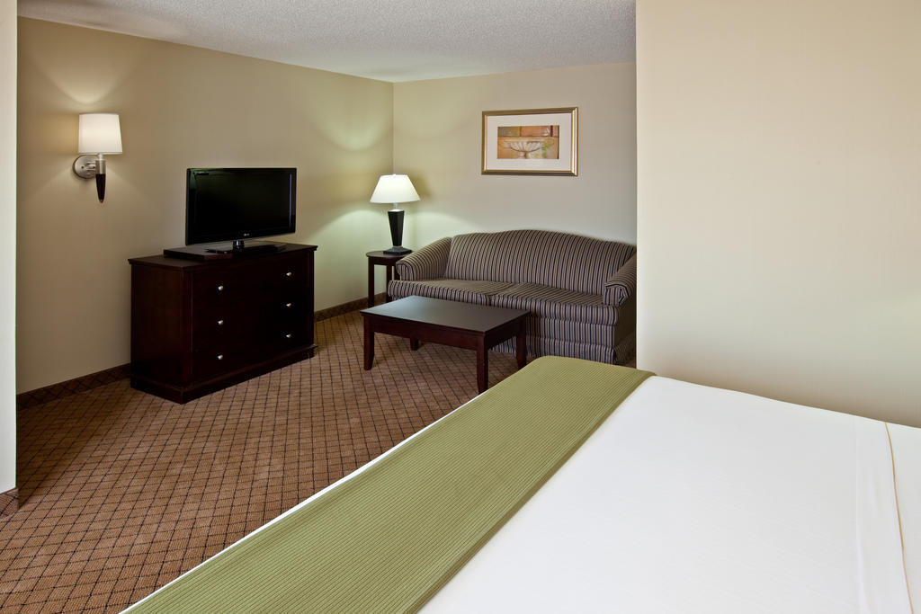Holiday Inn Express Hotel & Suites Харрисон Экстерьер фото