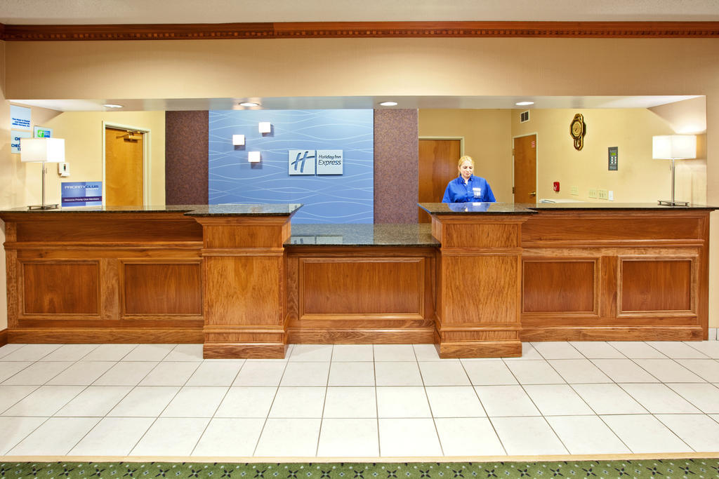 Holiday Inn Express Hotel & Suites Харрисон Экстерьер фото