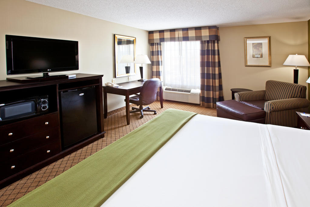 Holiday Inn Express Hotel & Suites Харрисон Экстерьер фото