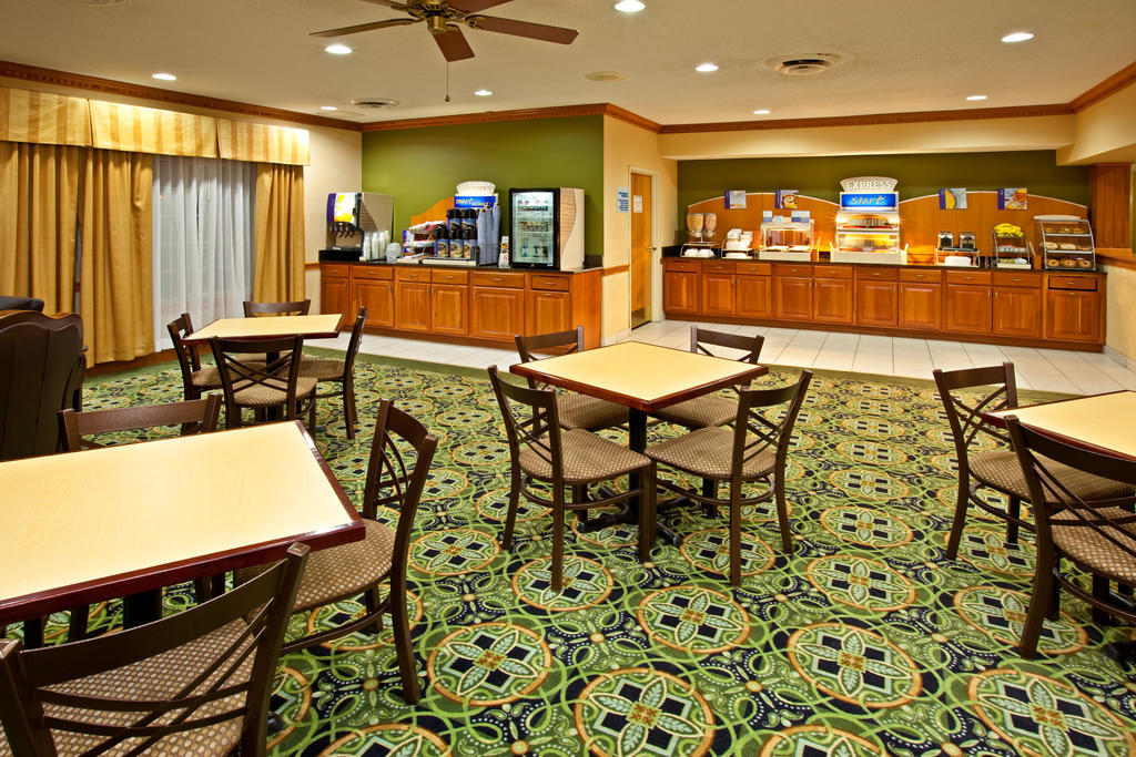 Holiday Inn Express Hotel & Suites Харрисон Экстерьер фото